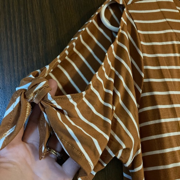 Camel colored lace-up dress - Picture 1 of 2